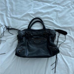 WOMEN'S CITY MEDIUM BAG IN BLACK